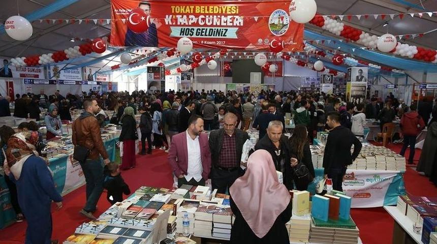 Tokat Kitap Fuarını 9 G&uuml;nde 350 Bin Kişi Ziyaret Etti