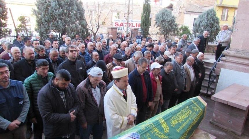 Ayvalık&rsquo;ın Sevilen Muhtarlarından Emin Canseven G&ouml;zyaşlarıyla Son Yolculuğuna Uğurlandı