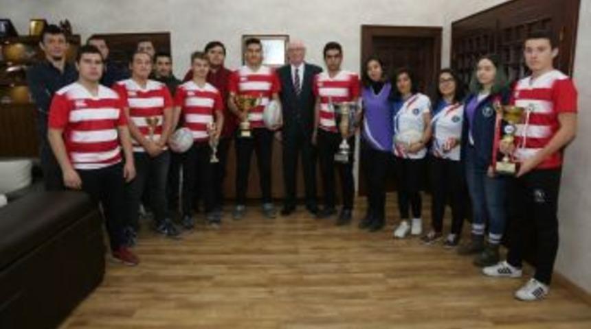 Aqua Rugby Takımı&rsquo;ndan Başkan Kurt&rsquo;a Ziyaret