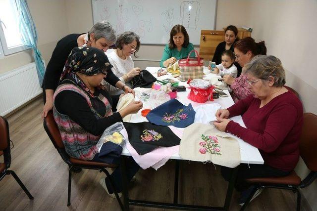 Odunpazarı’nda Dekoratif Pul Ve Boncuk İşleme Eğitimi