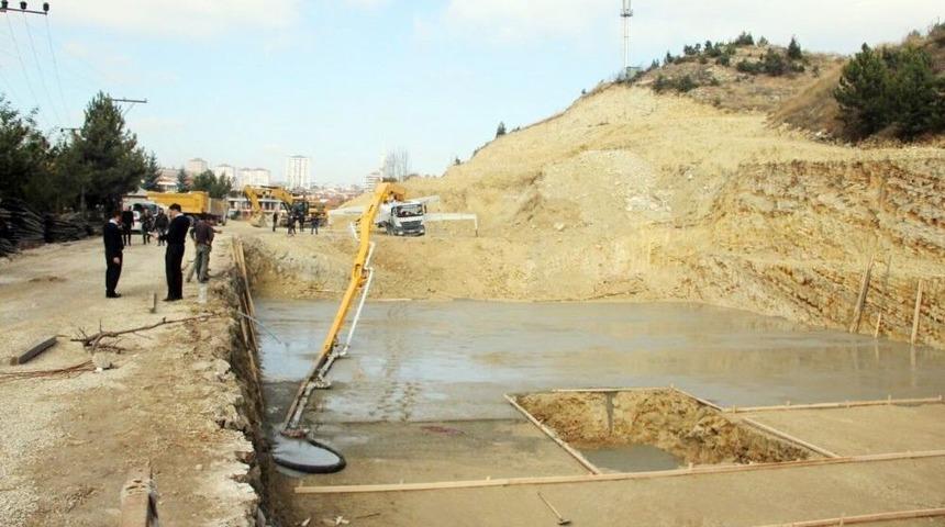 Başına Beton Pompası D&uuml;şen İnşaat İş&ccedil;isi Hayatını Kaybetti