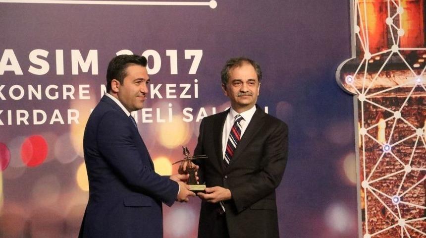 Kocaeli Büyükşehir’e Toplu Taşıma Alanında Birincilik Ödülü