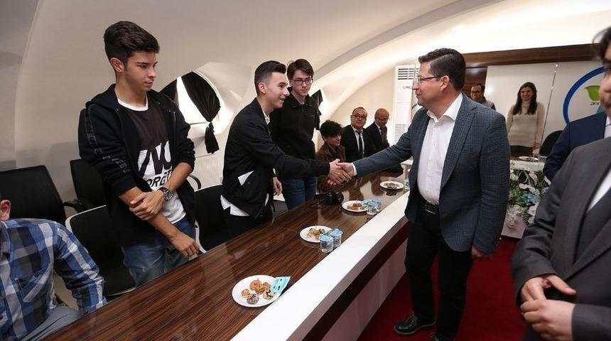 Başkan Subaşıoğlu, Ab&rsquo;li &Ouml;ğrencilerle Buluştu