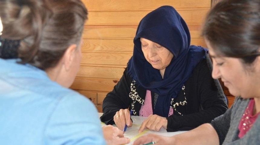 Okuma Yazmayı Yunusemre Belediyesi İle &Ouml;ğrendiler