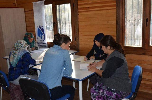 Okuma Yazmayı Yunusemre Belediyesi İle Öğrendiler