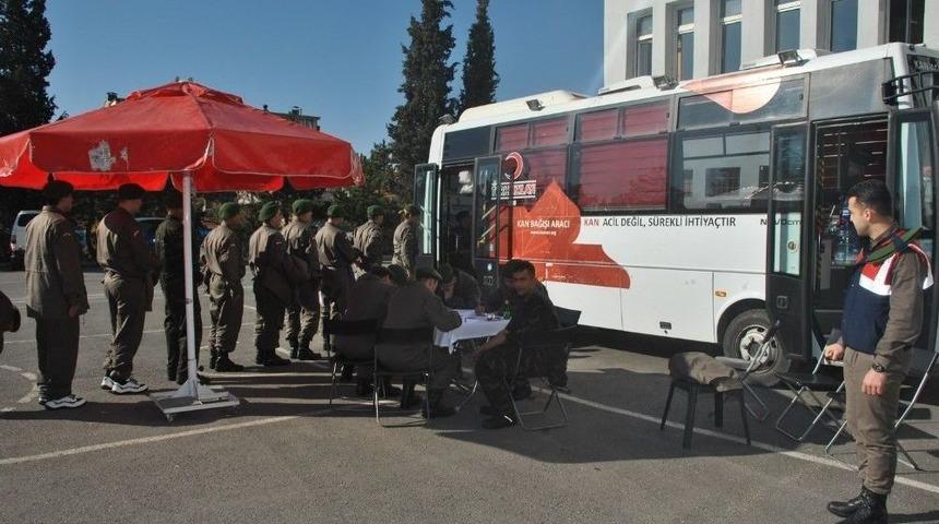 Uşak&rsquo;ta Mehmet&ccedil;ik Asil Kanını Bağışladı