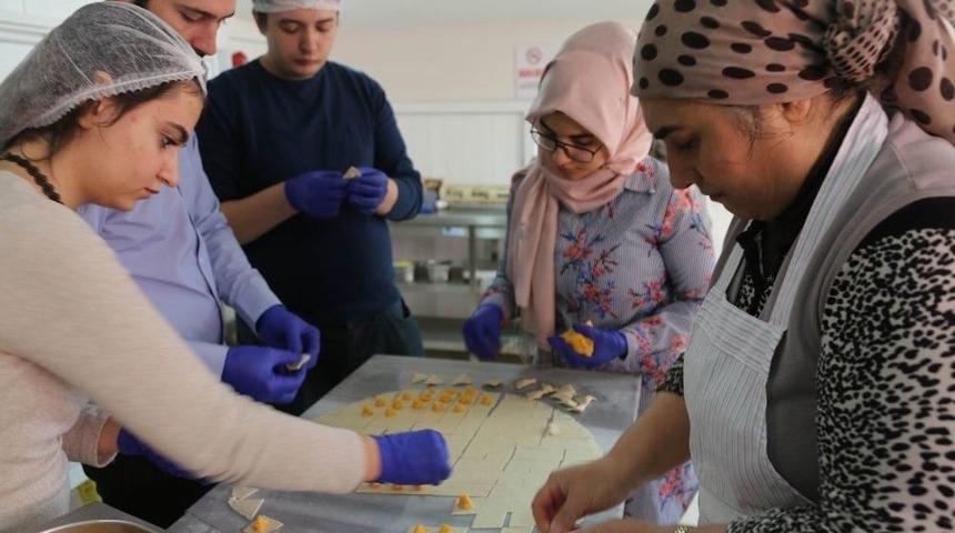 Sivas&rsquo;a &Ouml;zg&uuml; Yemekler Tanıtıldı