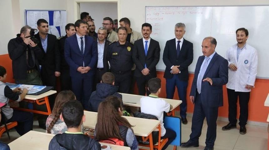 Vali Aktaş, Cizre&rsquo;de İncelemelerde Bulundu