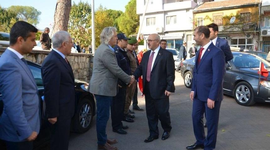 Vali K&ouml;şger, Ko&ccedil;arlı&rsquo;yı Ziyaret Etti