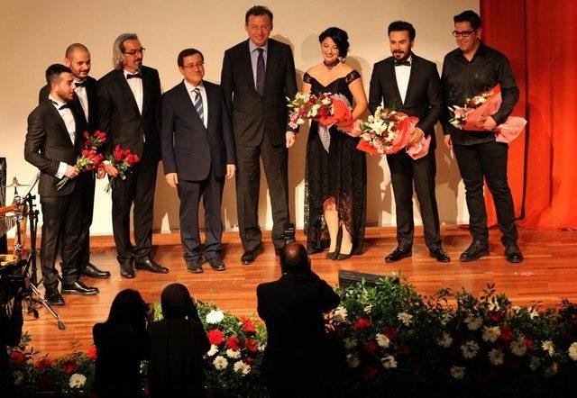 "mısralarda Es" Konserine Yoğun İlgi 2