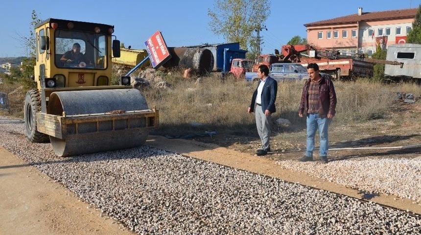 Sathi Kaplama Emisyon Tesisi İle Asfaltlama &Ccedil;alışmaları S&uuml;r&uuml;yor