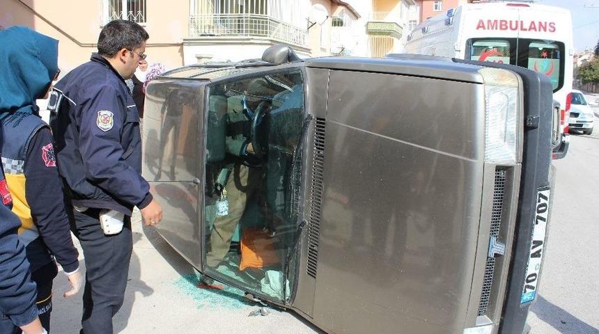 S&uuml;r&uuml;c&uuml;y&uuml; Yan Yatan Otomobilden İtfaiye &Ccedil;ıkardı