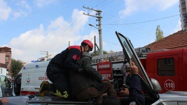 Sürücüyü Yan Yatan Otomobilden İtfaiye Çıkardı