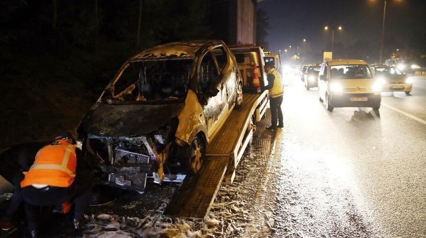 Fatih Sultan Mehmet Köprüsü Çıkışında Araç Yangını