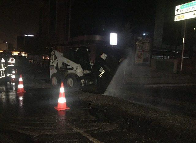 İstanbul&rsquo;da Nato Boru Hattı Delindi 1