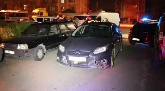 Alkoll&uuml; S&uuml;r&uuml;c&uuml; Polis Aracına &Ccedil;arptı 1