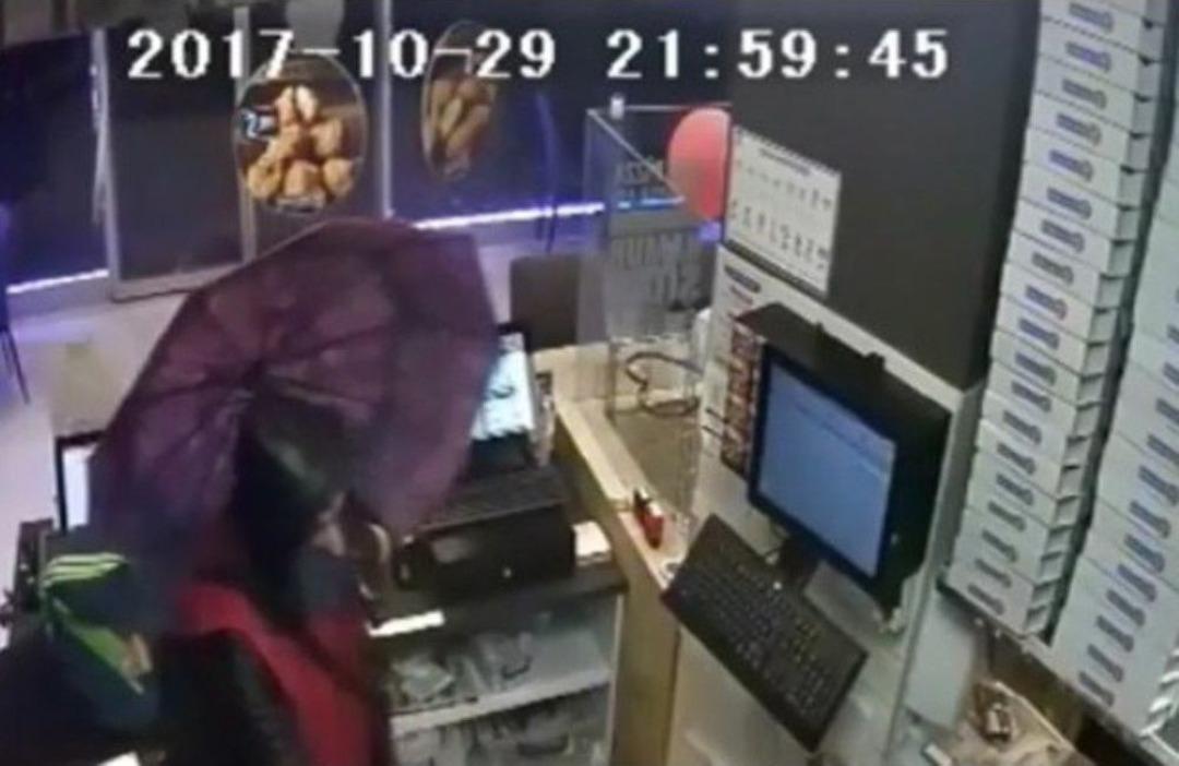 İnternetten T&uuml;fek Alıp Zincirleme Gasp Yapan Zanlılar Yakalandı