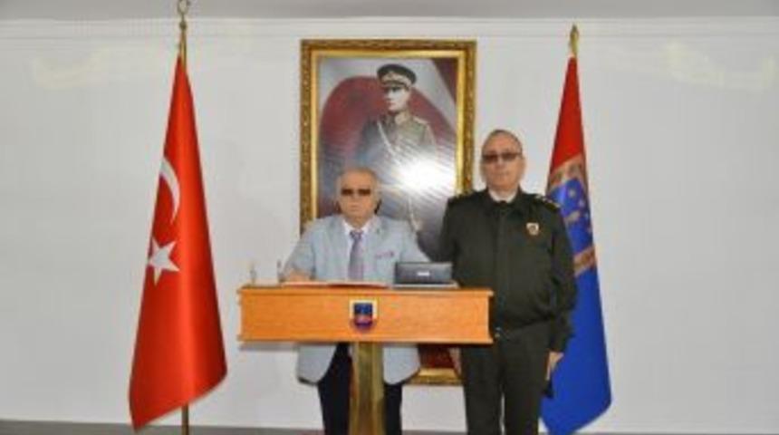 Vali Şent&uuml;rk İl Jandarma Komutanını Ziyaret Etti