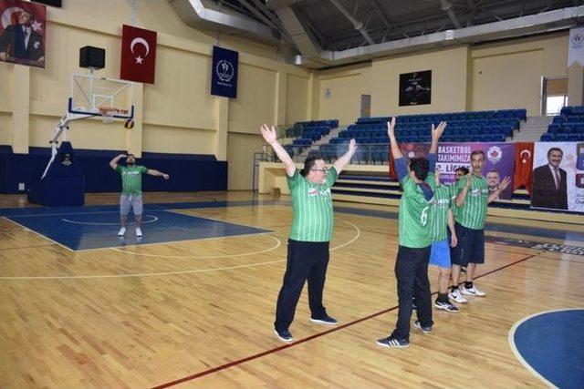 Bilecik’te ’öğretmenler Günü Voleybol Turnuvası’ Başladı