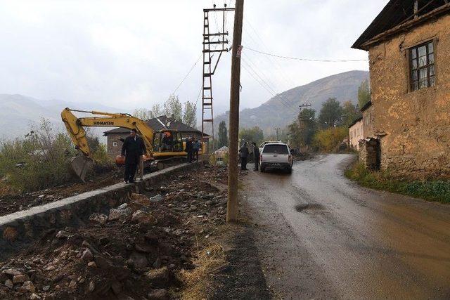 Muş Belediyesinden Yol Genişletme Çalışması