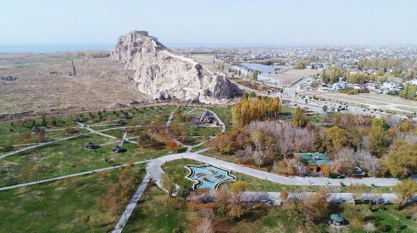 Van&rsquo;daki Otob&uuml;s Ve Parklarda &Uuml;cretsiz İnternet