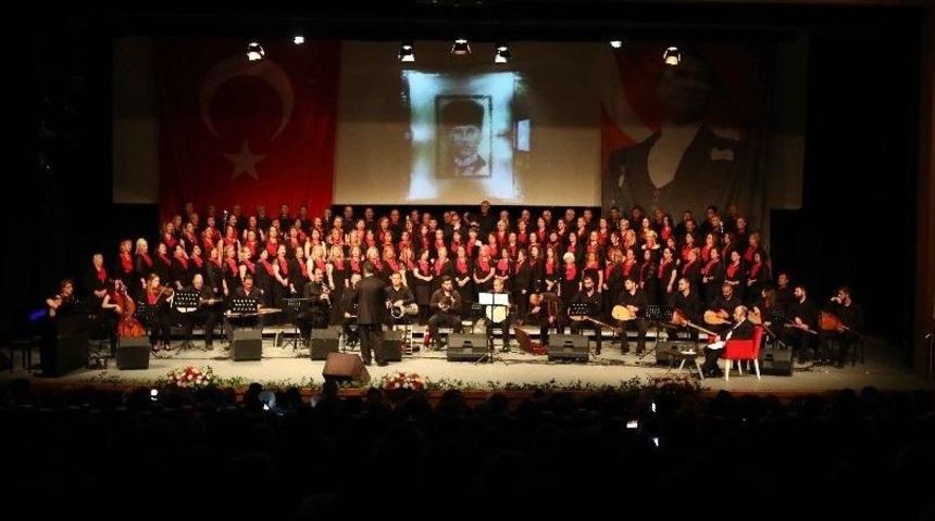 Bayraklı&rsquo;da Unutulmaz Atat&uuml;rk Gecesi