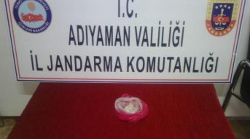 Jandarmanın Uyuşturucu İle M&uuml;cadelesi S&uuml;r&uuml;yor