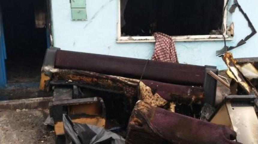 Yaşlı &Ccedil;iftin Evi Yangında K&uuml;l Oldu