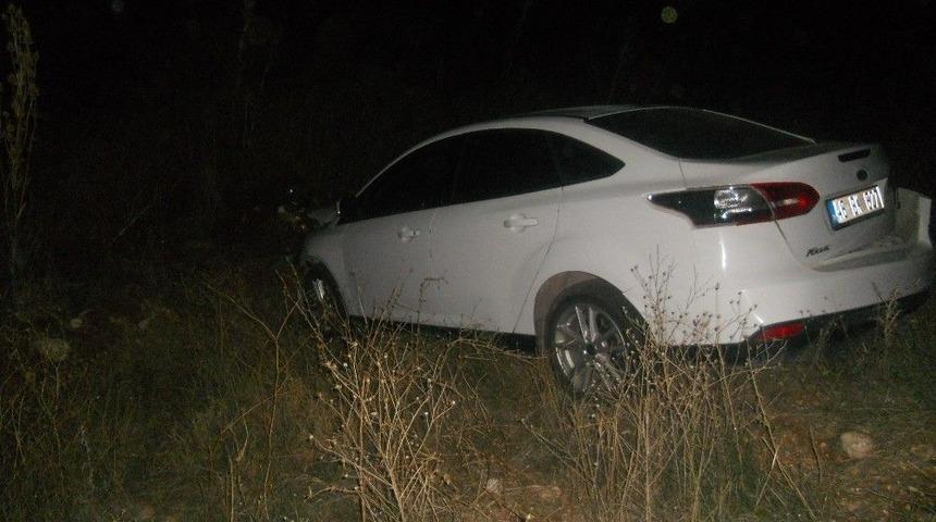 Tır İle Otomobil &Ccedil;arpıştı: 2 Yaralı