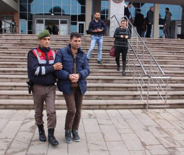 Fet&ouml;&rsquo;n&uuml;n &lsquo;kasası&rsquo; &Ouml;ğretmen, 1. Derece Askeri Yasak B&ouml;lgede Yakalandı 1