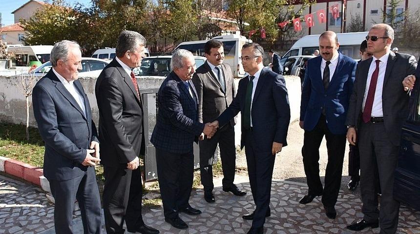 Vali &Ccedil;eber Ovacık İl&ccedil;esinde İncelemelerde Bulundu