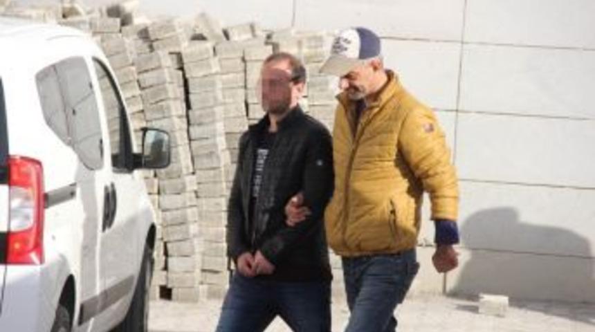 &Ccedil;aldığı &Uuml;r&uuml;nleri İnternetten Satmaya Kalkınca Polise Yakalandı