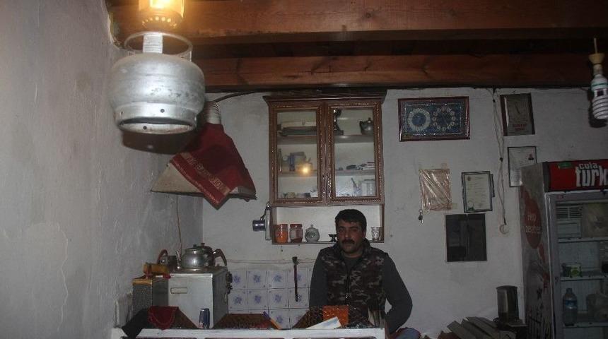 Artvin&rsquo;in Yusufeli İl&ccedil;esi Yokuşlu K&ouml;y&uuml;n&uuml;n Elektrik &Ccedil;ilesi