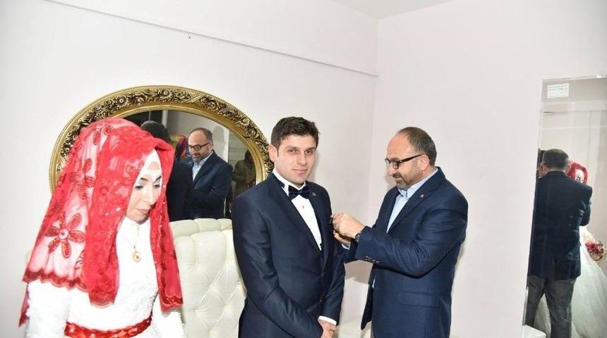 Başkan &Uuml;z&uuml;lmez Mutluluklara Ortak Oluyor