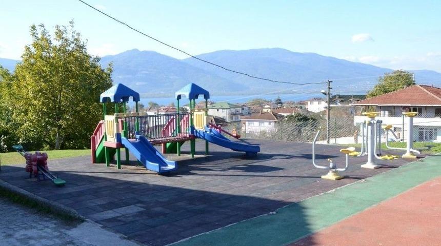 Başkan &Uuml;z&uuml;lmez&rsquo;e &Ouml;ğrencilerden Teşekk&uuml;r