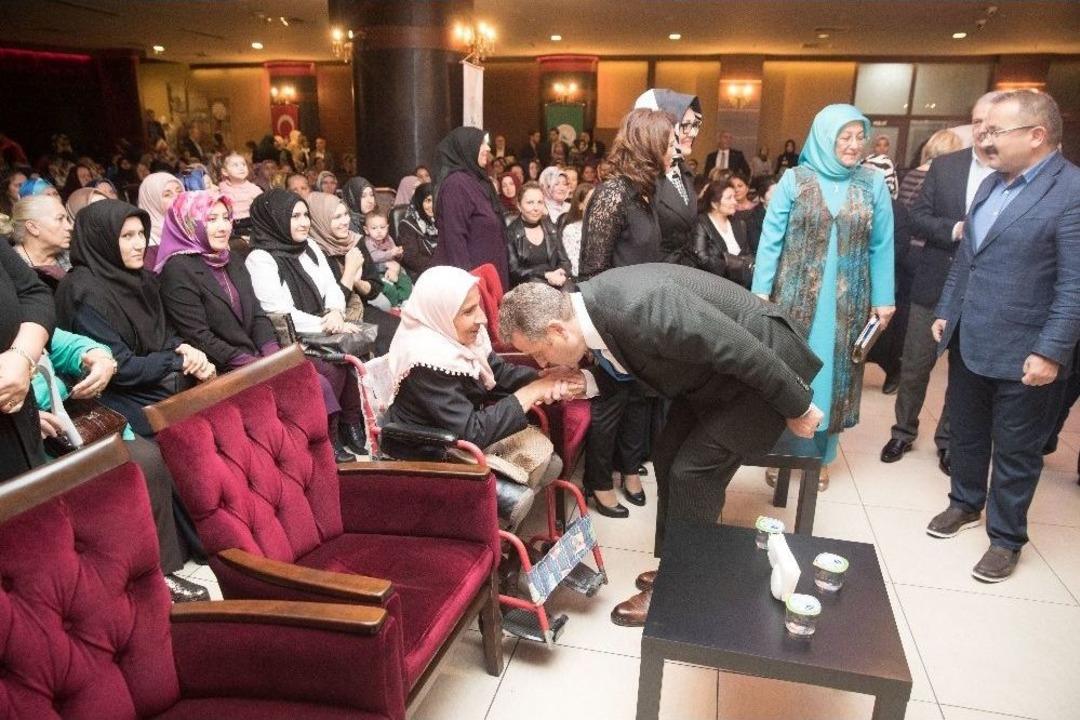 El Sanatları Kursiyerleri, &rsquo;kadınlar Matinesi&rsquo;nde G&ouml;n&uuml;llerince Eğlendi