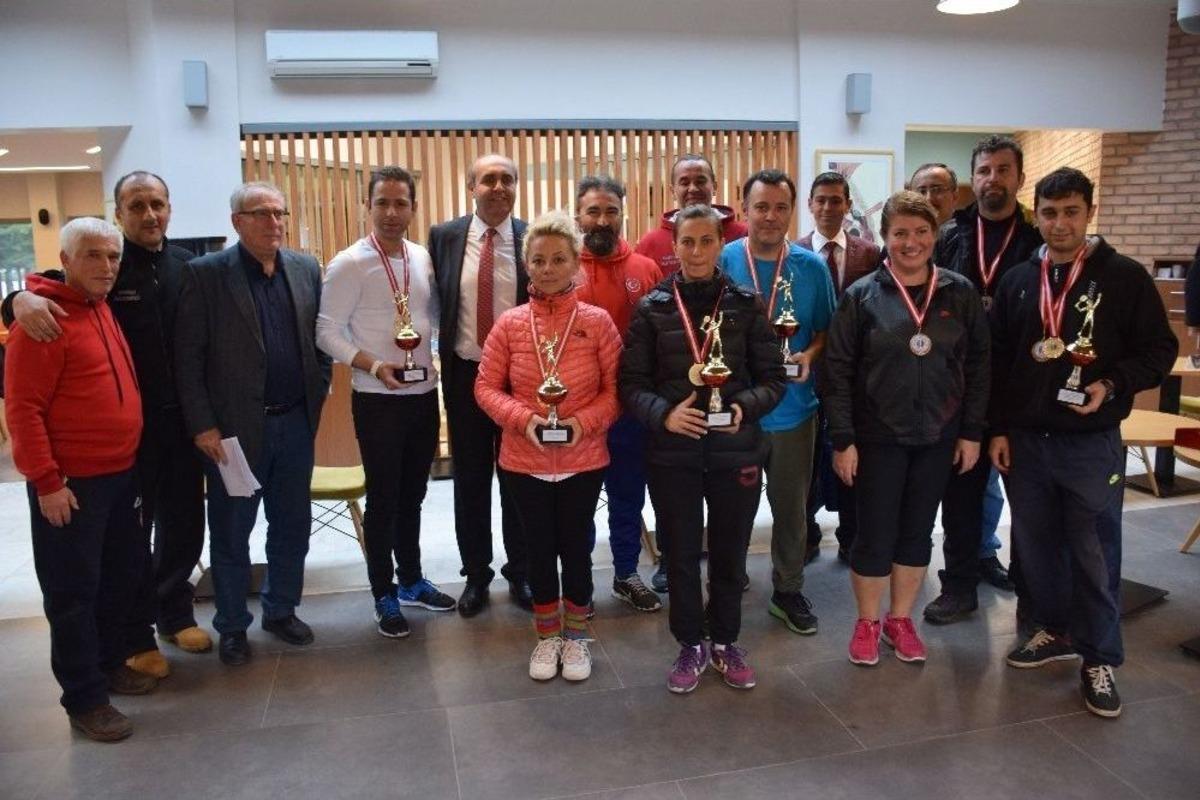 Anadolu &Uuml;niversitesi Şehir İle Bu Kez Tenis Turnuvasında Buluştu