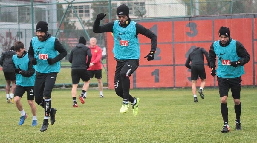 Eskişehirspor Milli Ma&ccedil; Arasını Değerlendiriyor