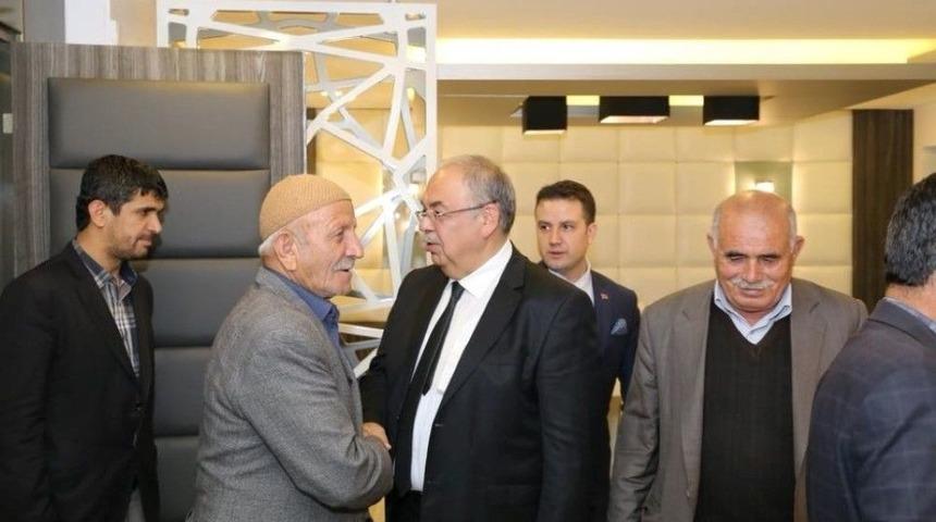 Başkan Kutlu Ve Ekibi Halkın Sorunlarını Dinliyor