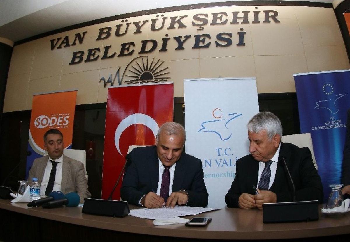 Van&rsquo;da 46 Proje İ&ccedil;in İmza Atıldı