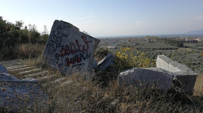 30 Tonluk Kral Mezarı Yine Tahrip Edildi