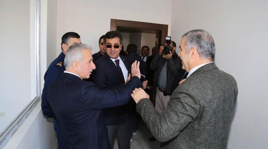 Vali Kam&ccedil;ı Emniyet Hizmet Binalarını İnceledi