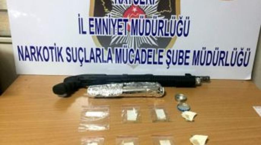 Kayseri&rsquo;de Uyuşturucu Operasyonu: 4 G&ouml;zaltı