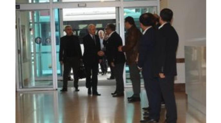 Chp Genel Başkanı Kemal Kılı&ccedil;daroğlu Yurda D&ouml;nd&uuml;