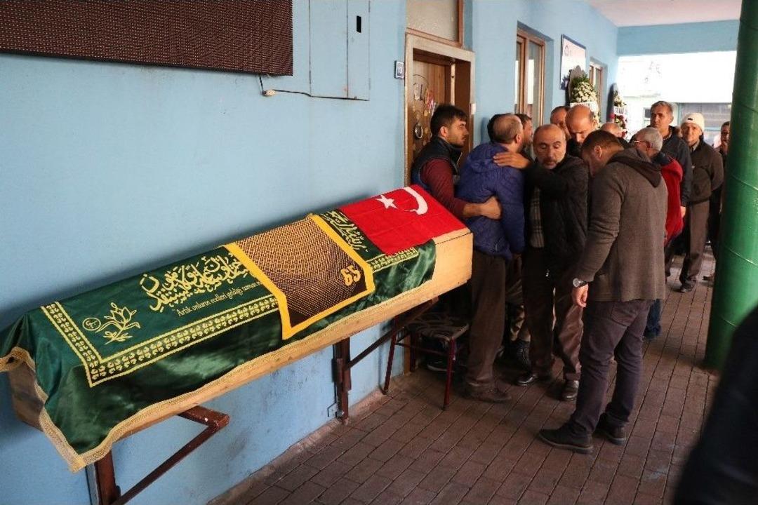 Top Oynarken Kalp Krizi Ge&ccedil;iren &Ccedil;ocuk Son Yolculuğuna Uğurlandı