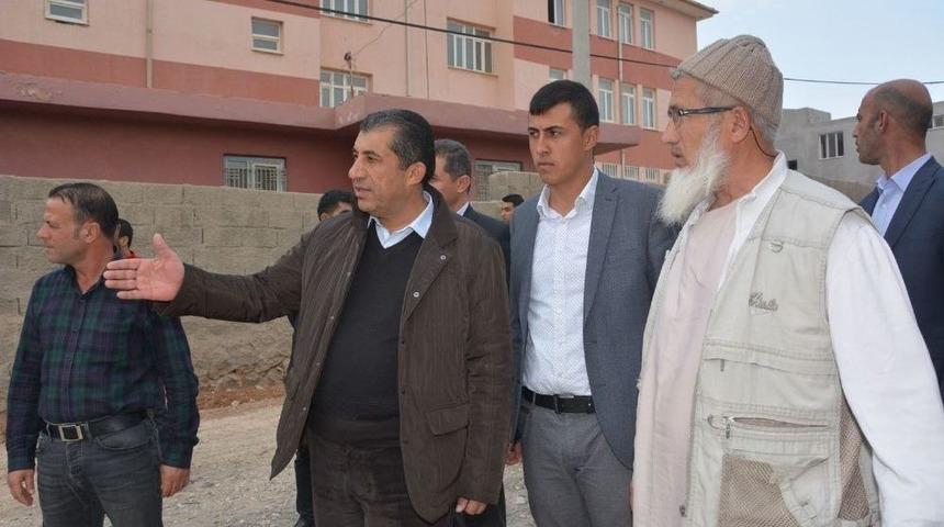 Sınırın Sıfır Noktasındaki &Ouml;zbek Halkına Yol Hizmeti