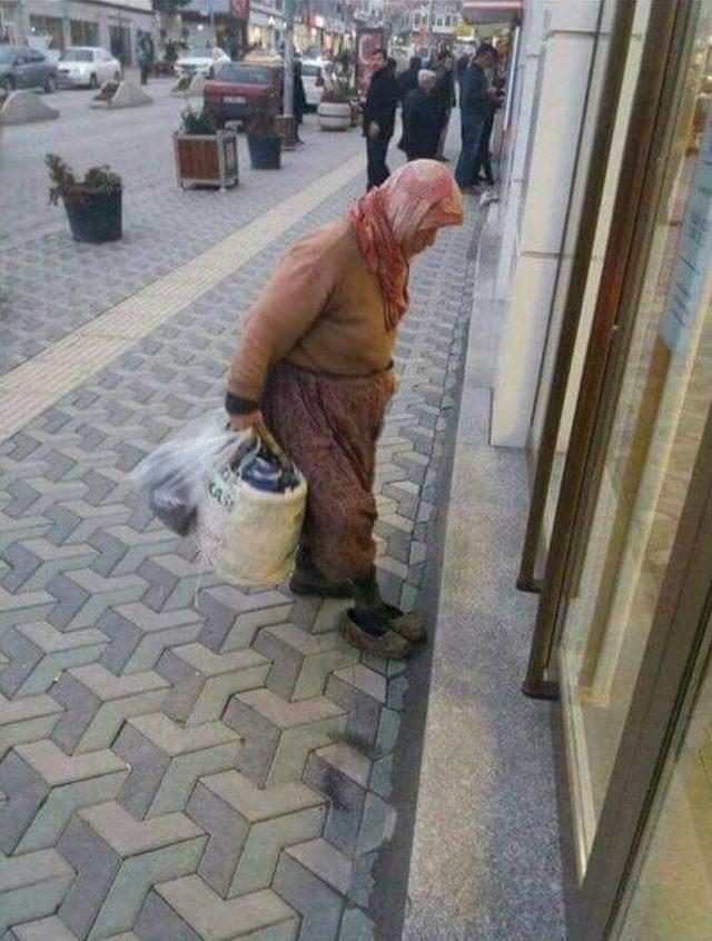 Bankaya &Ccedil;amurlu Ayakkabılarını &Ccedil;ıkarıp Giren Ruhiye Nine İha&rsquo;ya Konuştu 1