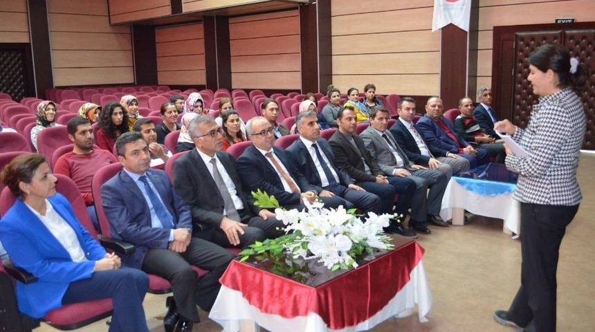 Sağlık &Ccedil;alışanlarına Hap Uygulayıcı Eğitimi Verildi