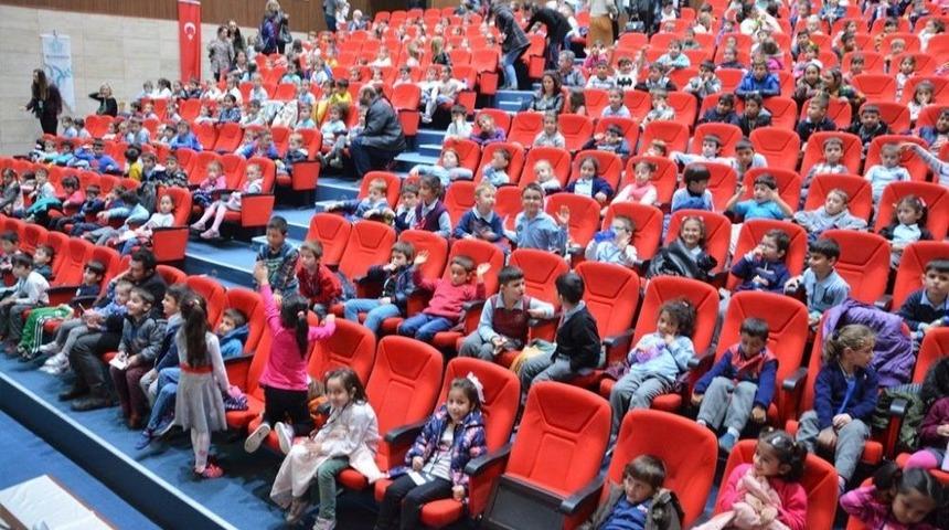 S&uuml;leymanpaşa Belediyesi &Ccedil;ocukları Masal Diyarlarına G&ouml;t&uuml;r&uuml;yor