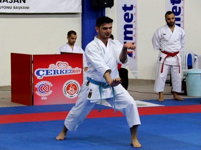 T&uuml;rkiye Karate Şampiyonası &Ccedil;erkezk&ouml;y&rsquo;de Başladı 2